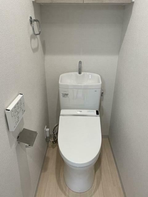 トイレ　温水洗浄便座