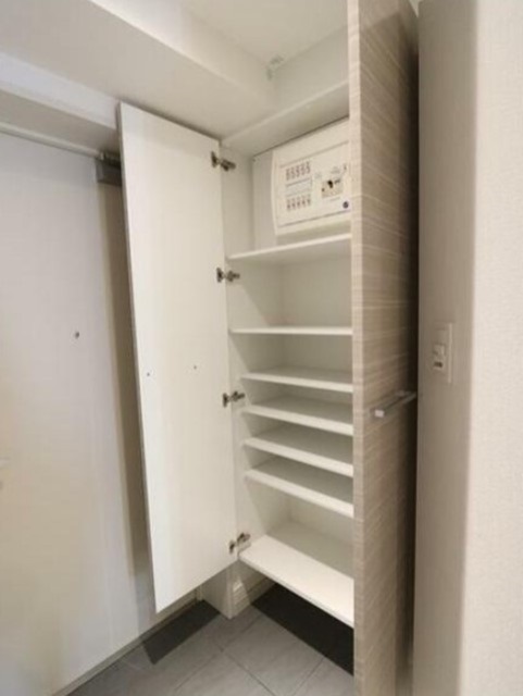 玄関　シューズボックス付き