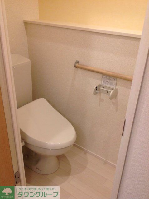 トイレ　ウォシュレットつき
