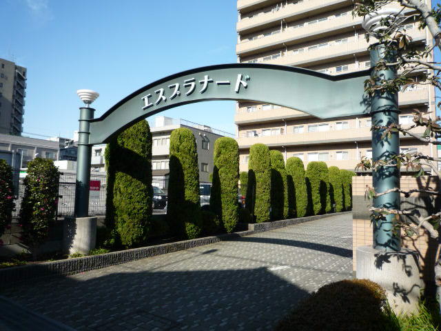 建物外観　建物入口