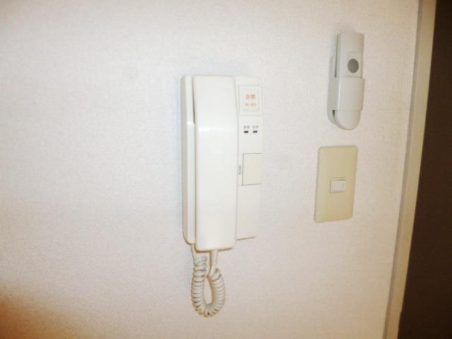 セキュリティ　★インターフォンが付いていますので、玄関を開ける前に誰が来…
