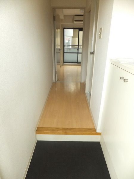 玄関　☆下駄箱付きの玄関です☆