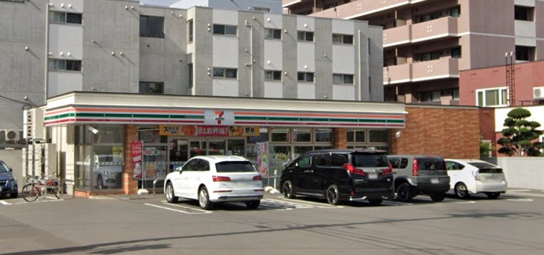 コンビニ　セブンイレブン札幌中央南11条店（コンビニ）まで127m