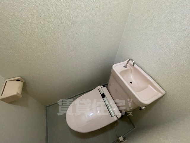 ＪＲ東海道本線 高槻駅 徒歩20分 3階建 築38年のトイレ写真