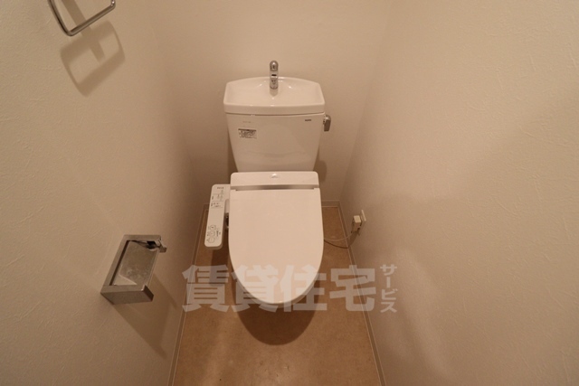 ＪＲ東海道本線 吹田駅 徒歩9分 8階建 築10年のトイレ写真