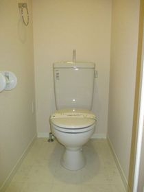 都営三田線 白山駅 徒歩5分 2階建 築15年のトイレ写真