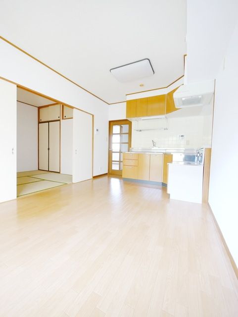 居室・リビング　※別部屋参考写真です