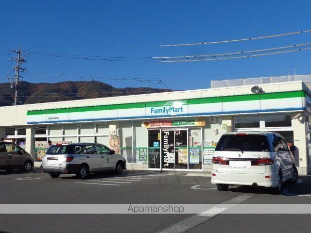 コンビニ　ファミリーマート長野若槻大通り店（コンビニ）まで107m