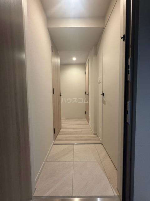 シーズンフラッツ心斎橋EASTの玄関写真