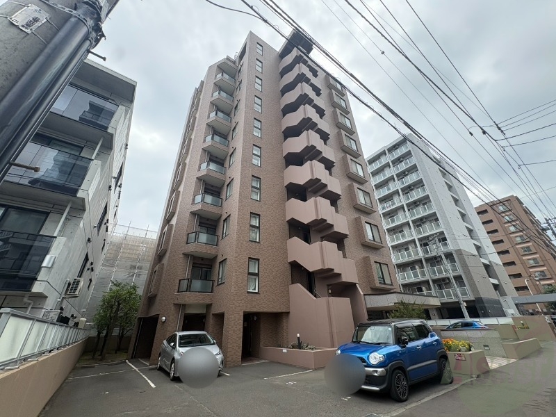 建物外観　札幌市中央区北３条「ファミール円山北３条」