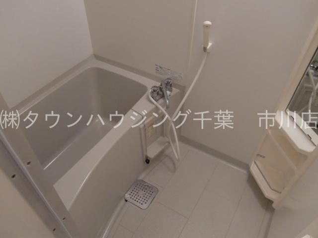 バス・シャワールーム　綺麗な浴室