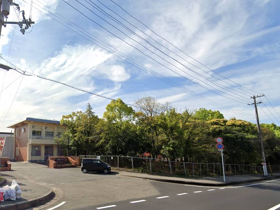 小学校　田辺市立田辺東部小学校（小学校）まで742m