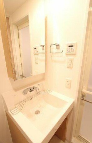 洗面設備　※同物件、別部屋になります。