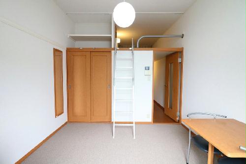 居室・リビング　当社人気のロフトタイプ！開放的なお部屋が好きな人へ