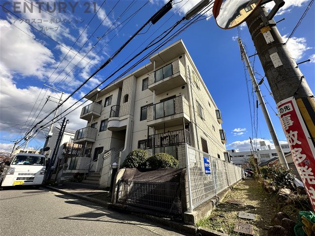 【宝塚市雲雀丘のマンションの建物外観】