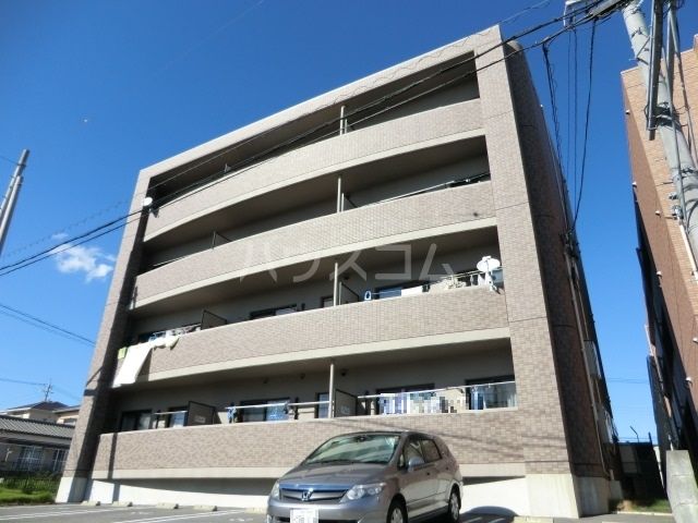 鈴鹿市江島町のマンションの建物外観