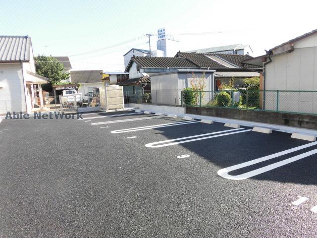 【大村市西大村本町のアパートの駐車場】