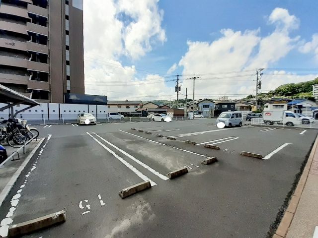 【ファイン若松Ａの駐車場】