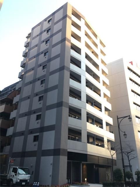 【中央区日本橋箱崎町のマンションの建物外観】