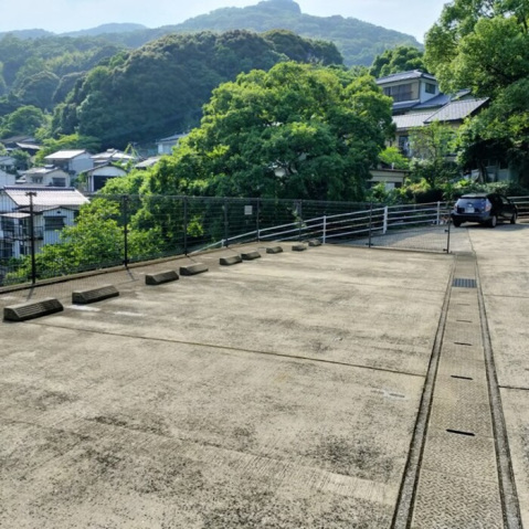 【アレーゼ横尾の駐車場】