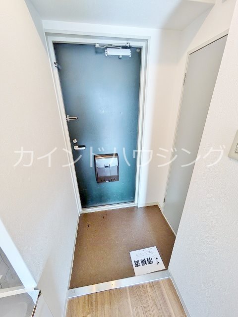 【レナジア中加賀屋の玄関】