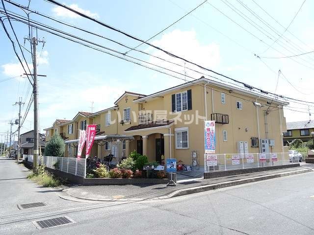 【橿原市雲梯町のアパートの建物外観】