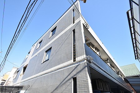 調布市多摩川のマンションの建物外観