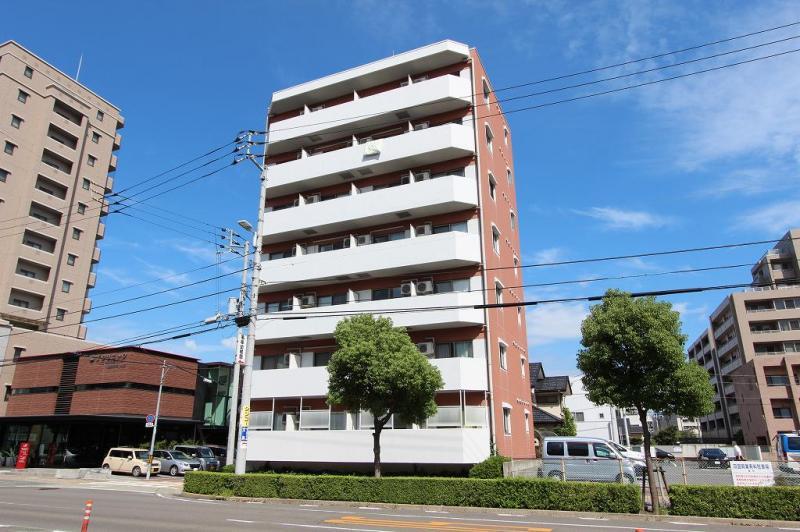 高松市番町のマンションの建物外観