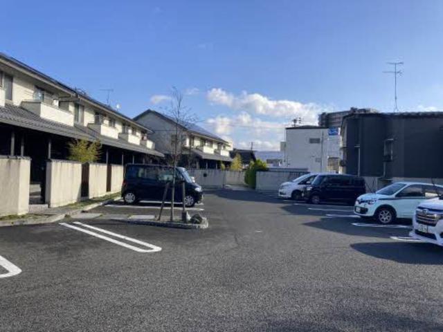 【メゾンマストすわ町の駐車場】