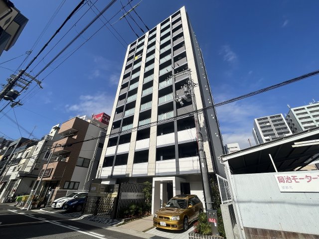 【クレストタップ神戸湊町ブランの建物外観】