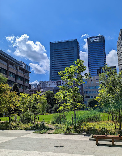 【中央区八丁堀のマンションの公園】