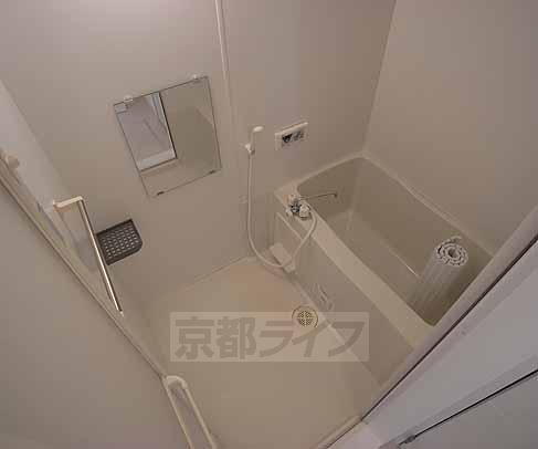 バス・シャワールーム　浴室のなかで温度調整も出来ちゃいますよ