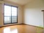居室・リビング　明かりの入りやすい、南向きのお部屋です。