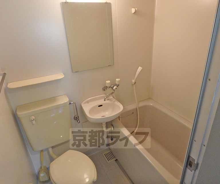 洗面設備　バスルームです