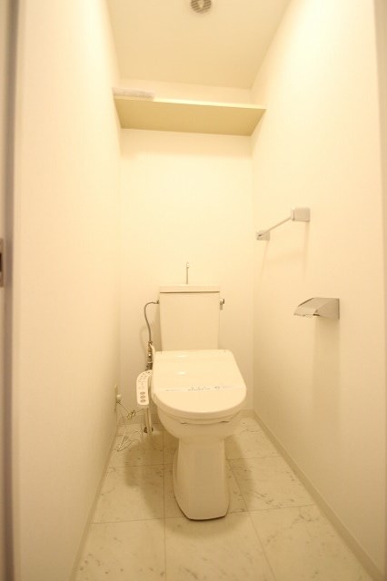 トイレ　別号室写真