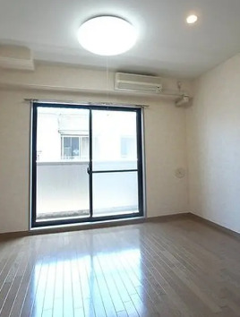 居室・リビング　別部屋の写真を使用しております。