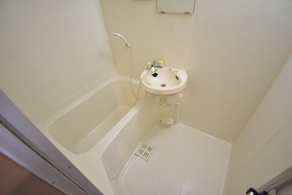 バス・シャワールーム　※同物件別室※