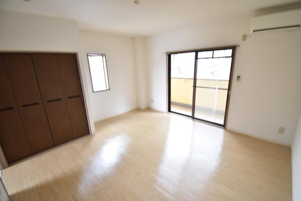 居室・リビング　※同物件別室※