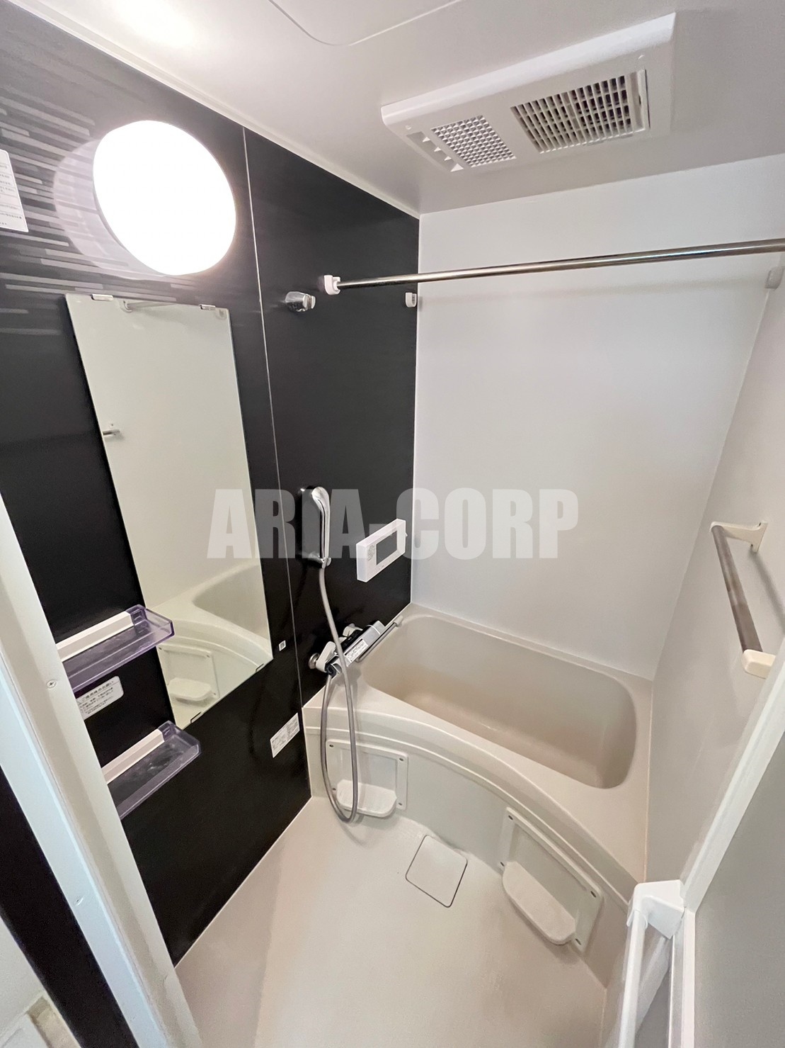 バス・シャワールーム　（同仕様）追炊き浴室乾燥つきのお洒落なバスルーム。