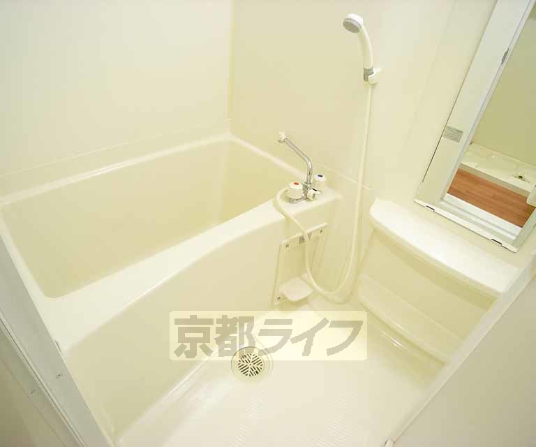 バス・シャワールーム　綺麗なお風呂です。