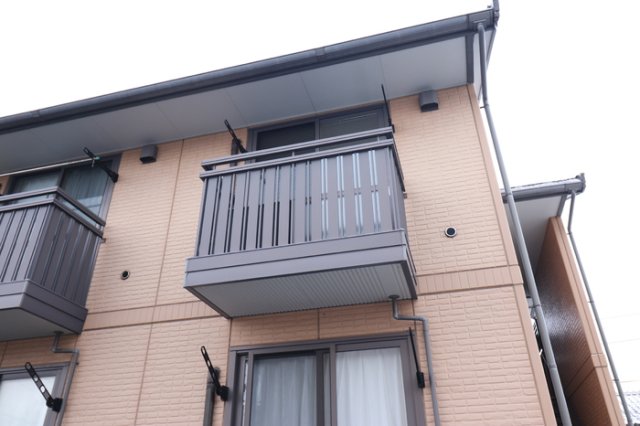 バルコニー　暖かな日差しのふりそそぐバルコニー