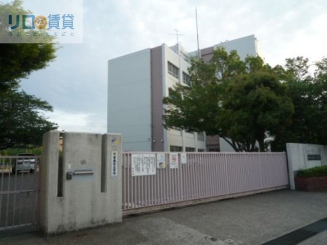小学校　伊丹市立神津小学校（小学校）まで1047m