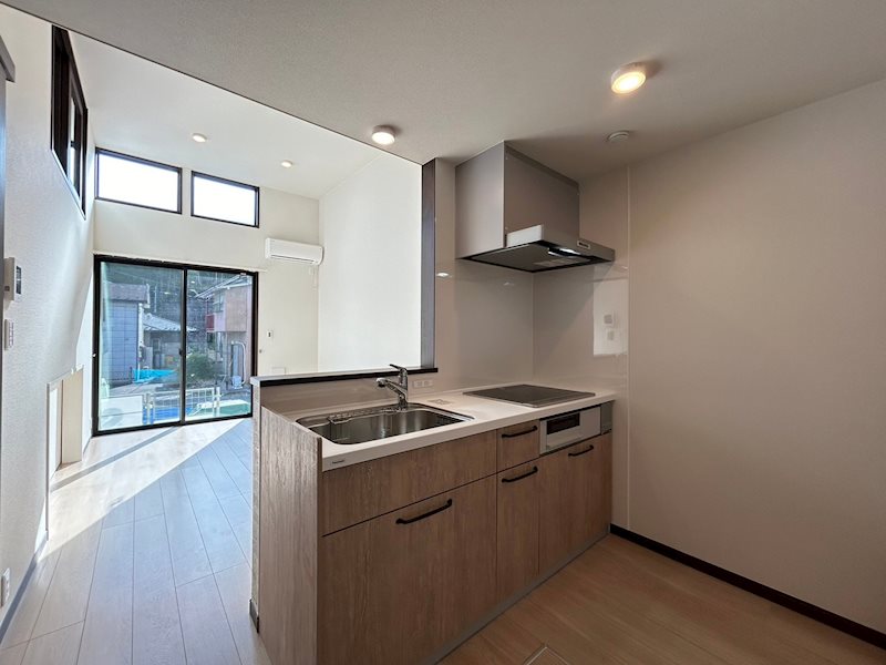 キッチン　IHコンロでお手入れらくらく。料理の幅が広がるシステムキッチ