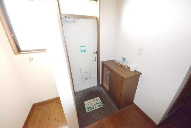 玄関　シューズボックスがあるので玄関すっきり