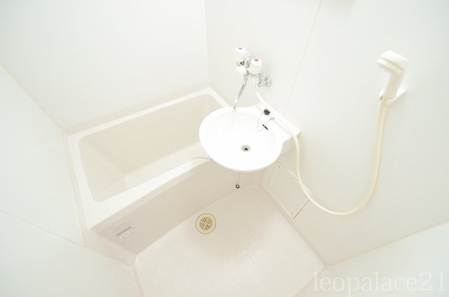 バス・シャワールーム　備品や設備仕様は号室等により異なります現地をご確認下さい。