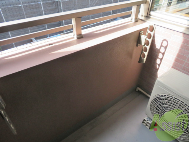 バルコニー　こちらはバルコニー。洗濯物が干せるようになっています。