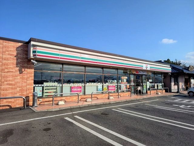 コンビニ　セブンイレブン豊後高田西新町店（コンビニ）まで350m