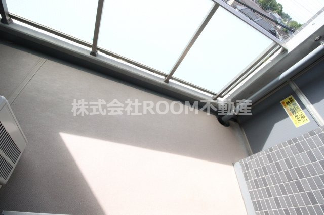 バルコニー　バルコニーからの眺めを楽しみながら食事をしませんか