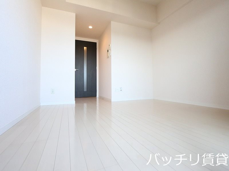 居室・リビング　別号室タイプの為、現状を優先致します。