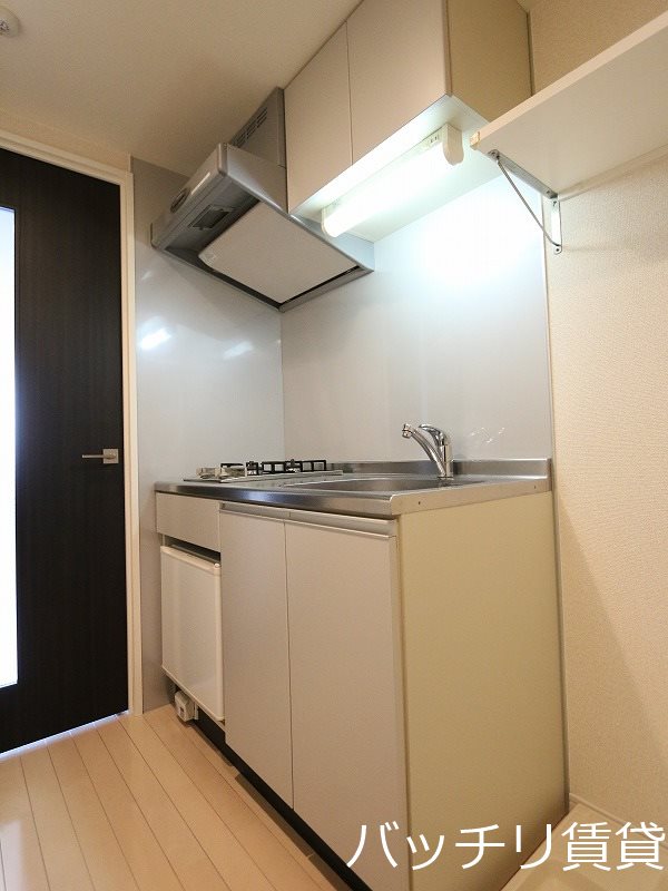 キッチン　別号室タイプの為、現状を優先致します。